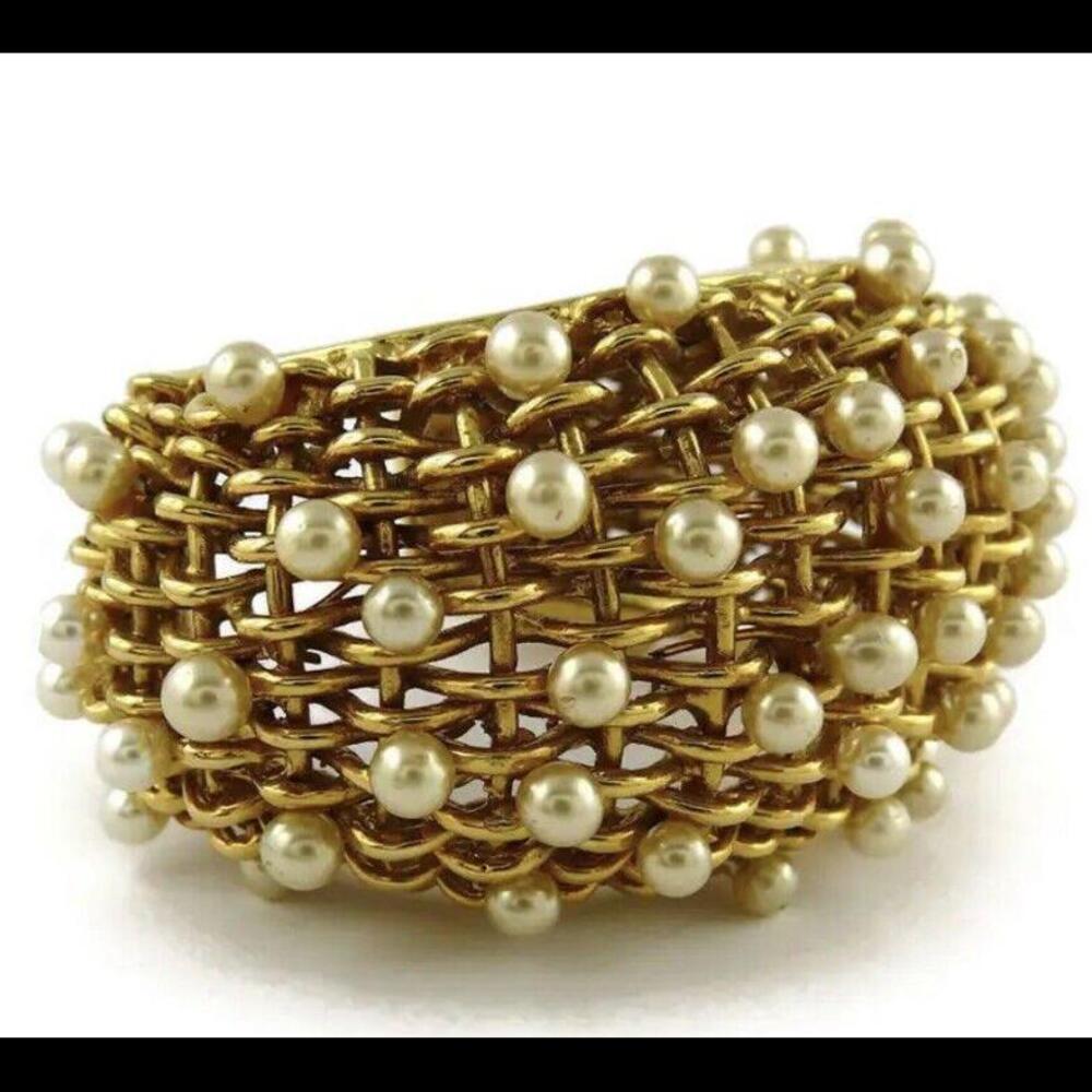 Chanel Vintage 1988 Gold Toned Braided Pearl Cuff Bracelet - Picture 4 of 6